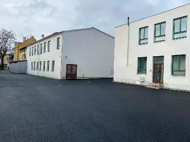 Pronájem obchodního prostoru 400 m²