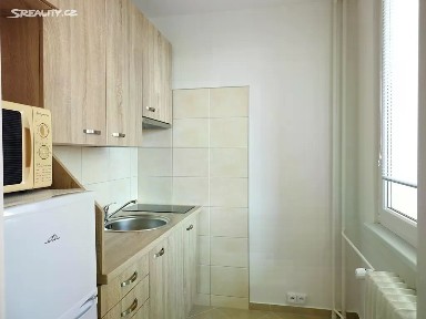 Pronájem bytu 1+kk 36 m² Gebauerova, Hradec Králové - Pražské Předměstí