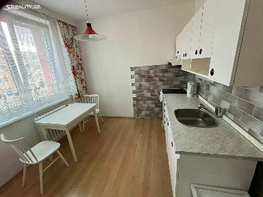 Pronájem bytu 3+1 75 m² Bořetická, Brno - Židenice