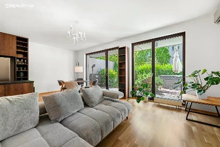 Pronájem bytu 3+kk 119 m² Korunní, Praha - Vinohrady