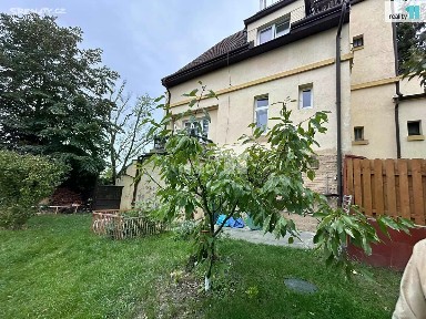 Pronájem bytu 2+kk 75 m² Na usedlosti, Praha - Braník