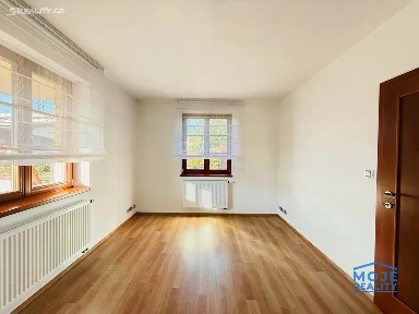 Pronájem bytu 1+1 36 m² Slovanské údolí, Plzeň - Skvrňany