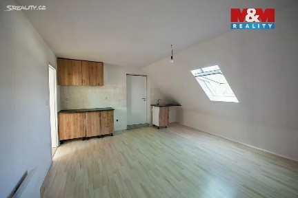 Pronájem bytu pokoje 10 m² U Trojice, Pardubice - Svítkov