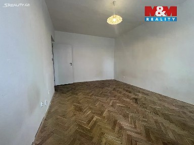 Pronájem bytu 1+1 30 m² Vietnamská, Ostrava - Poruba