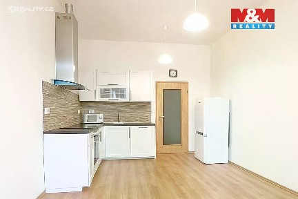 Pronájem bytu 1+kk 30 m² Tomanova, Slaný