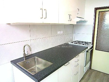 Praha, Praha 8, Troja, Krosenská, 8