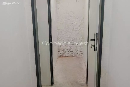 Prodej komerční nemovitosti 2 m² Jindřicha Plachty, Praha - Smíchov