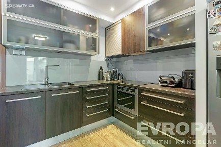 Prodej bytu 2+kk 49 m² Hornoměcholupská, Praha - Horní Měcholupy