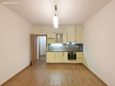 Pronájem bytu 1+kk 24 m² Roháčova, Praha - Žižkov