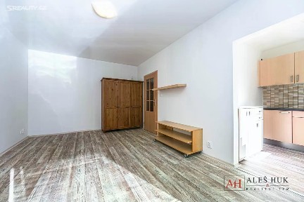 Pronájem bytu 1+1 31 m² Rakovského, Praha - Modřany
