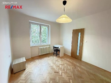 Pronájem bytu 2+1 57 m² Pod Lipami, Praha - Žižkov