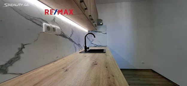 Pronájem bytu 2+1 51 m² Kosmonautů, Ústí nad Labem - Bukov