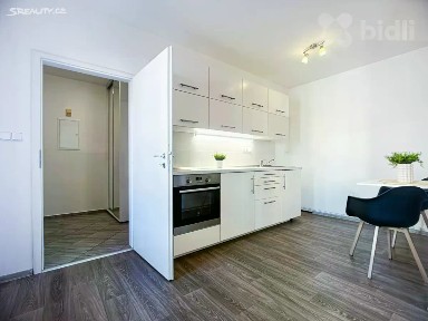Pronájem bytu 1+kk 35 m² Chelčického, Hradec Králové - Pražské Předměstí