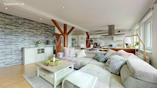 Milovice, Nymburk, Mladá, Rakouská