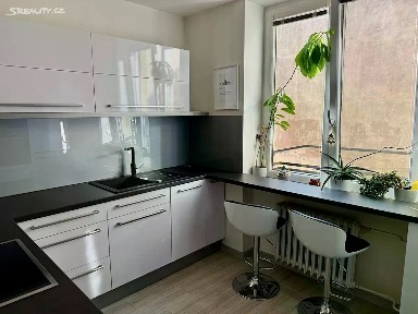 Pronájem bytu 2+1 68 m² U Koruny, Hradec Králové - Pražské Předměstí