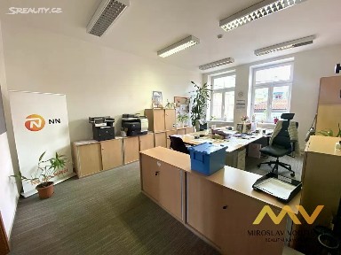 Pronájem kanceláře 131 m² Československé armády, Hradec Králové