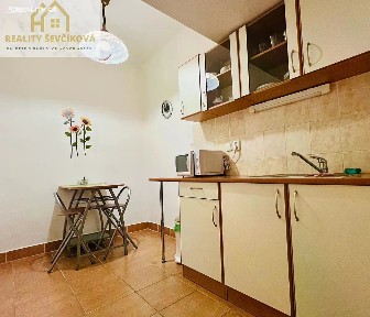 Pronájem kanceláře 18 m² Bieblova, Hradec Králové - Slezské Předměstí