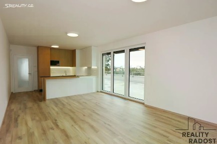 Pronájem bytu 3+kk 220 m² Klapálkova, Praha - Záběhlice