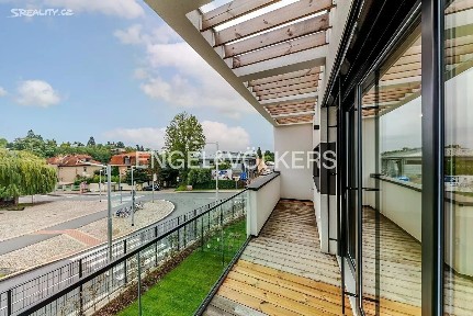Pronájem bytu 3+kk 75 m² Pod Hrachovkou, Praha - Troja