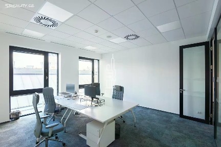 Pronájem kanceláře 180 m² 5. května, Praha - Nusle