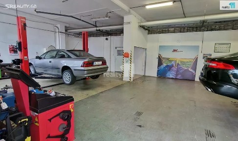 Prodej výrobní haly, prostoru 180 m² Strojírenská, Praha - Zličín