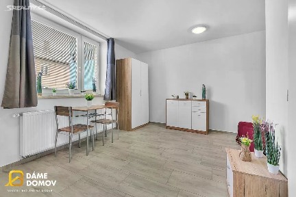 Pronájem bytu 1+kk 28 m² Tečovská, Zlín - Malenovice