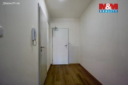 Zlín, Nad Stráněmi