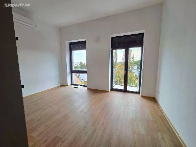 Pronájem bytu 1+kk 33 m² Vinohrady, Brno - Štýřice