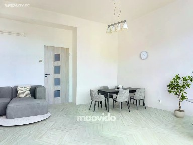 Prodej bytu 3+1 102 m² náměstí Dr. Václava Holého, Praha - Libeň