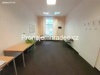 Pronájem kanceláře 24 m² Československé armády, Hradec Králové