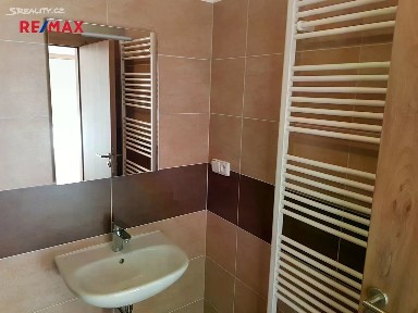 Pronájem bytu 2+kk 40 m² Zborovská, Jince