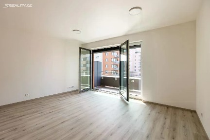 Pronájem bytu 1+kk 35 m² Klapálkova, Praha - Záběhlice