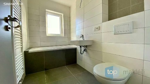 Pronájem bytu 3+kk 51 m² Spojovací, Králův Dvůr