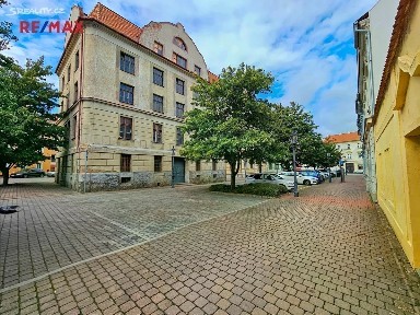 Prodej skladového prostoru 2000 m²