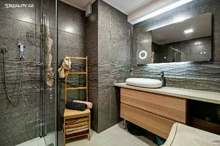 Prodej bytu 3+kk 70 m² Bergerova, Praha - Kobylisy