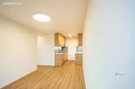 Pronájem bytu 2+kk 43 m² Kosmická, Praha - Háje