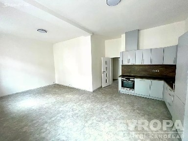 Pronájem bytu 3+1 73 m² U Divadla, Sokolov