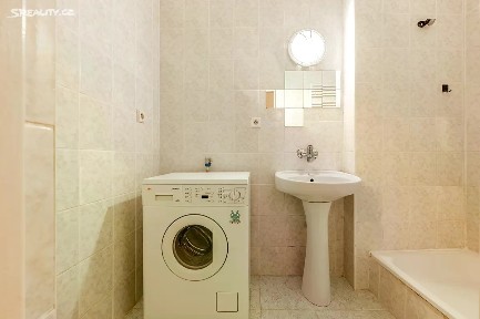 Pronájem bytu 1+1 39 m² Souběžná, Brno - Židenice