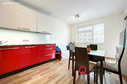 Prodej bytu 4+kk 73 m² Jindřicha Bubeníčka, Praha - Uhříněves