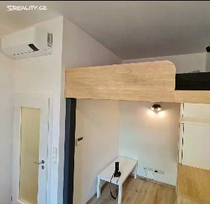 Pronájem bytu 1+kk 17 m² Pod výtopnou, Praha - Karlín