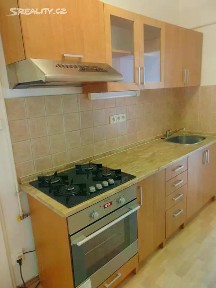 Pronájem bytu 1+kk 43 m² Kloboučnická, Praha - Nusle