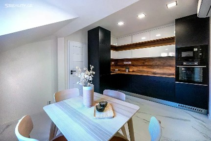 Prodej bytu 3+1 80 m² Zemědělská, Brno - Černá Pole