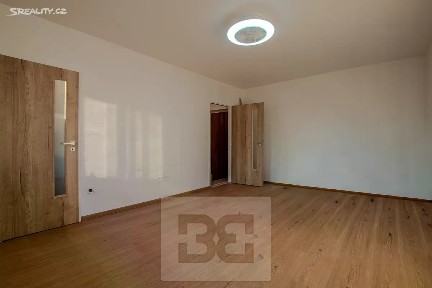 Pronájem bytu 1+1 32 m² Bínova, Praha - Střížkov