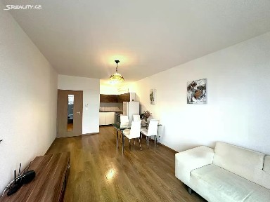 Pronájem bytu 2+kk 60 m² Počernická, Praha - Malešice