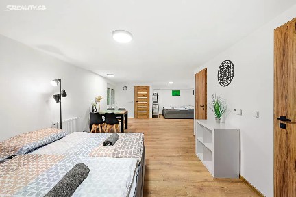 Prodej apartmánů 47 m² Na Hřebenkách, Praha - Smíchov