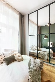 Prodej bytu 1+kk 35 m² Prvního pluku, Praha - Karlín