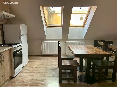 Teplice, Školní, 18