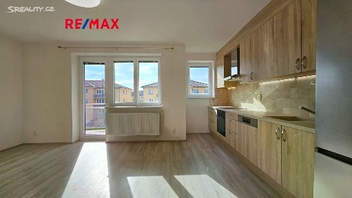 Pronájem bytu 3+kk 62 m² Zelená, Chrášťany