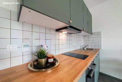 Pronájem bytu 1+kk 30 m² V Háji, Praha - Holešovice