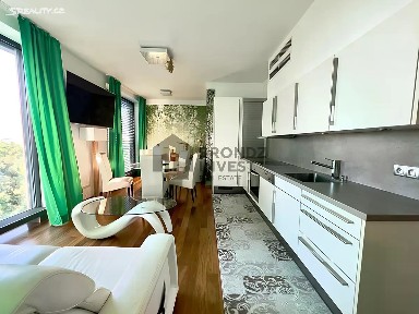 Pronájem bytu 3+kk 92 m² K Sídlišti, Praha - Nusle